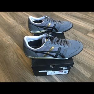 Asics Onitsuka Ultimate 81 Silver Black Gold, like New!!